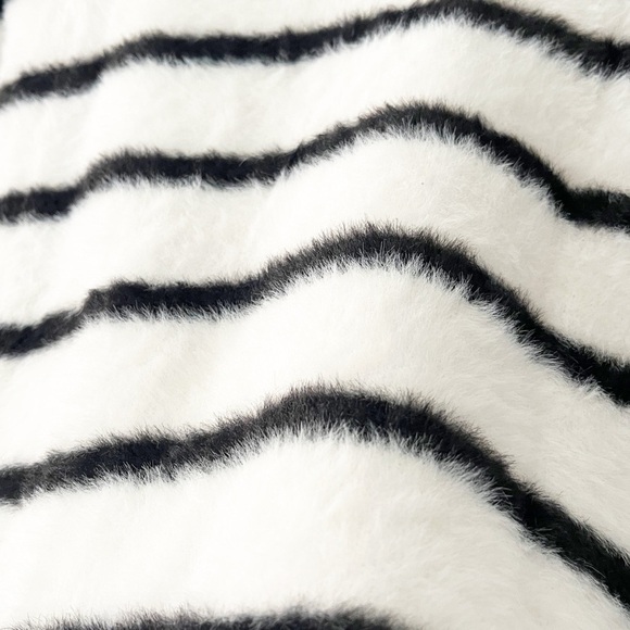 Bailey 44 Mock Neck Striped Fuzzy Kitten Yarn Pullover XS - Picture 6 of 6